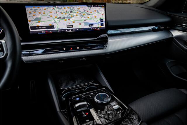 BMW i5 xDrive40 84 kWh 4WD M Sport Pro Panorama 20" HUD ACC Trekhaak