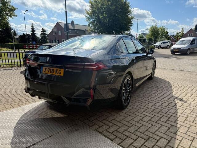 BMW i5 eDrive40 84 kWh M-Sport edition - M Sportpakket - Driving Ass Pl