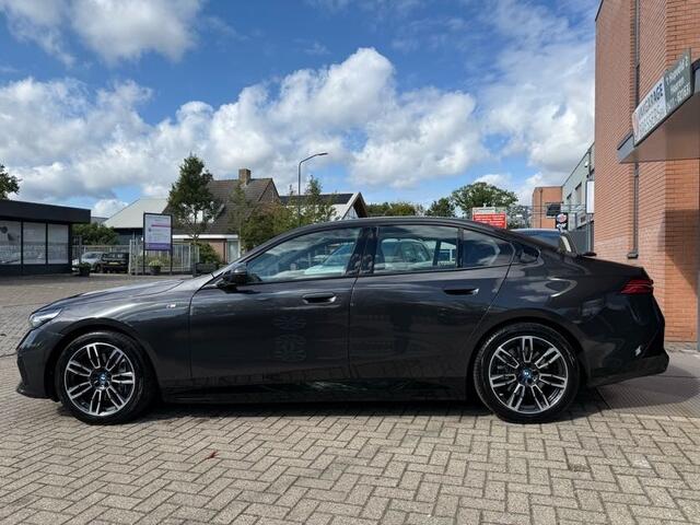 BMW i5 eDrive40 84 kWh M-Sport edition - M Sportpakket - Driving Ass Pl