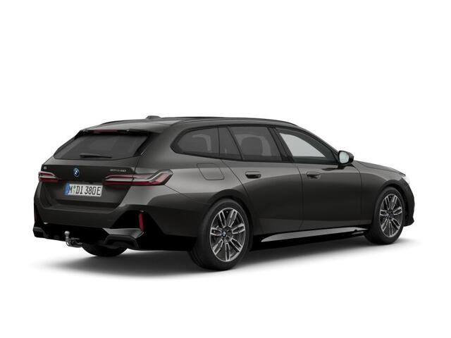 BMW i5 eDrive40 Touring | M Sportpakket | Travel Package | Panoramadak
