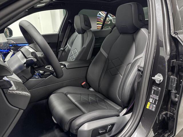 BMW i5 eDrive40 | M-Sport Pro | Travel Pack | Innovation Pack | Comfort Pack | Driving Assistant Plus | Bowers&Wilkins | Panoramadak | Comfort Access | Trekhaak