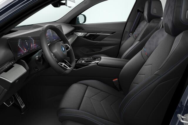 BMW i5 Touring xDrive40 84 kWh | M Sportpakket Pro | Innovation Pack | Travel Pack | Comfort Pack | Trekhaak