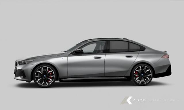 BMW i5 M60 xDrive M-Sport Pro | Bowers & Wilkins | Keyless | Elek. trekhaak | Iconic glow | Panorama | Stoelventilatie/verwarming | Driving Ass. Prof | 360° camera | 21' inch |