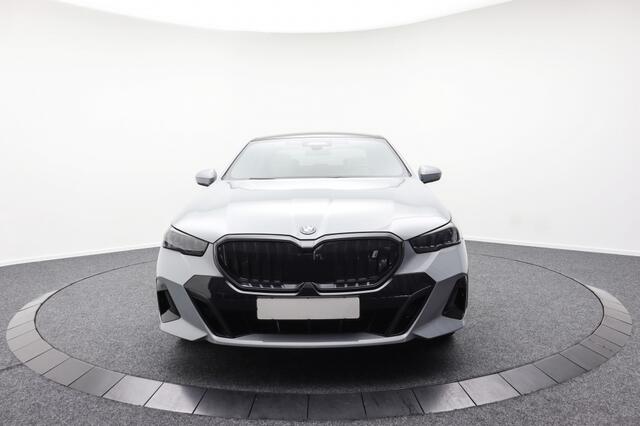 BMW i5 eDrive40 M-Sport | 82kWh | Panoramadak | Bowers & Wilkins