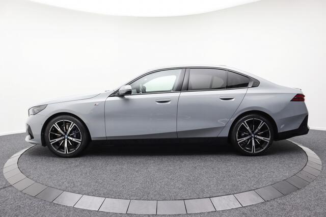 BMW i5 eDrive40 M-Sport | 82kWh | Panoramadak | Bowers & Wilkins