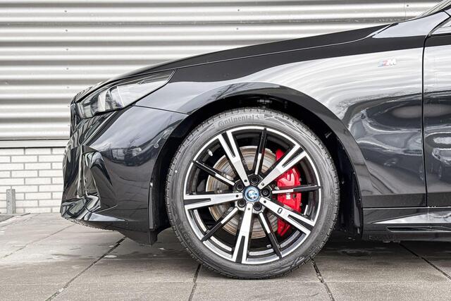 BMW i5 Touring eDrive40