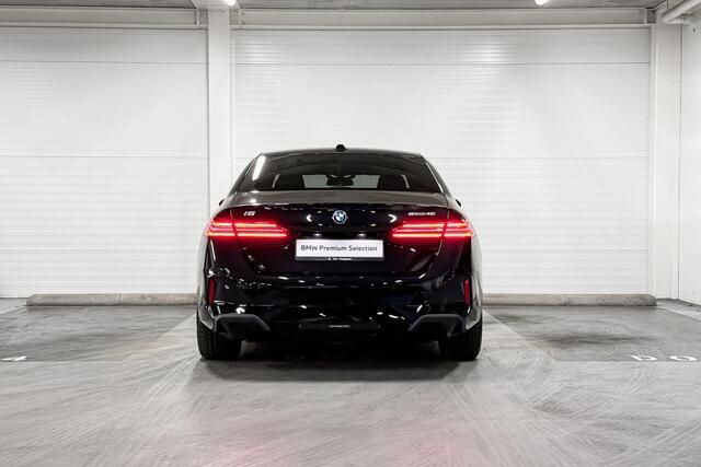 BMW i5 Sedan eDrive40 | M-Sport | Travel Pack | Comfort Pack | Driving Assistant Plus | Harman/Kardon | Comfort Access | Trekhaak