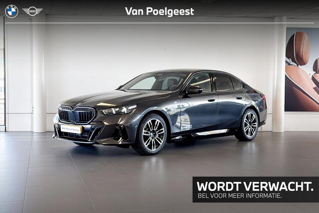 BMW i5 Sedan eDrive40 M Sport Edition | Stoelventilatie | Comfort Access | Harman Kardon | Trekhaak |