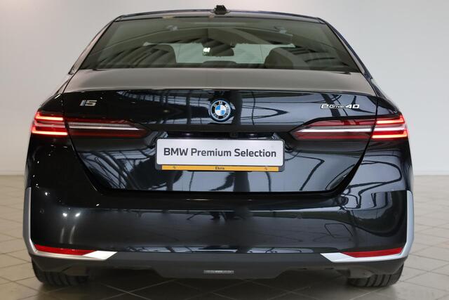 BMW i5 Sedan eDrive40 Elektrische Trekhaak | Stoelventilatie | Driving Assistant Plus | Harman Kardon