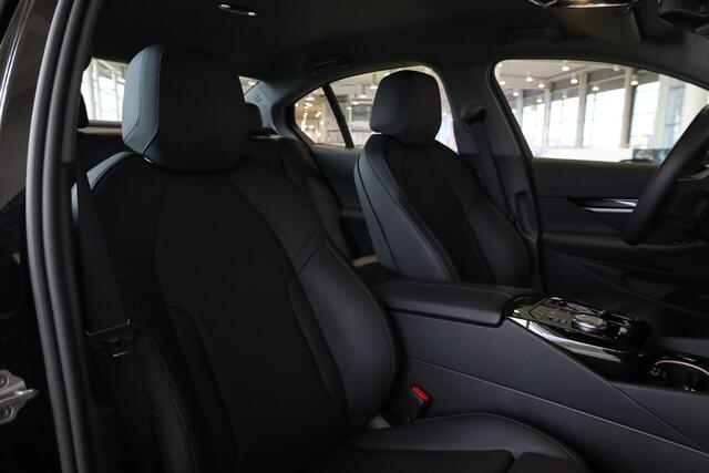 BMW i5 Sedan eDrive40 Elektrische Trekhaak | Stoelventilatie | Driving Assistant Plus | Harman Kardon