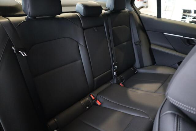 BMW i5 Sedan eDrive40 Elektrische Trekhaak | Stoelventilatie | Driving Assistant Plus | Harman Kardon