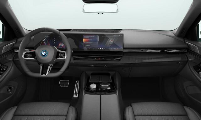 BMW i5 eDrive40 M Sportpakket Pro | Individual Lak | Comfort Pack | Innovation Pack