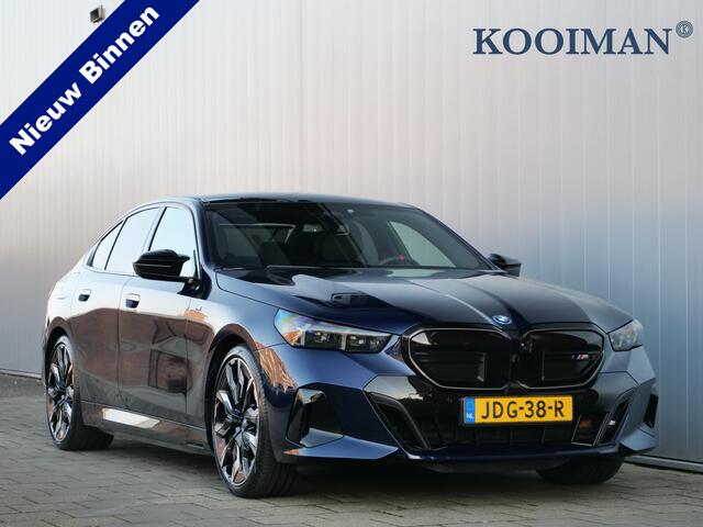 BMW i5 M60 xDrive 84 kWh M Sport Pro Pack Panoramadak / Trekhaak / HUD / ACC / Harman/Kardon