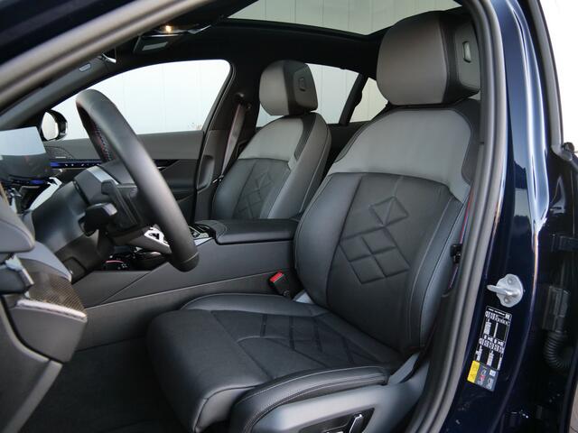 BMW i5 M60 xDrive 84 kWh M Sport Pro Pack Panoramadak / Trekhaak / HUD / ACC / Harman/Kardon