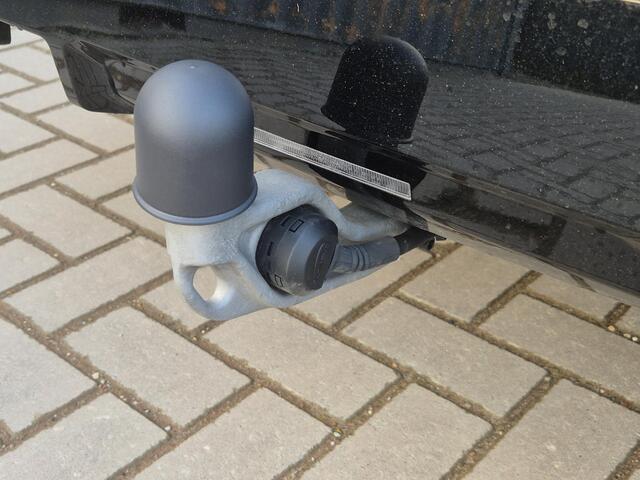 BMW i5 XDrive 40 M Sport Edition 84 kWh 4WD / VOL LEDER / Fabrieksgarantie t/m 04-2028 / SOH 96,61% / Elektrische Trekhaak (1500KG) / Comfort Pack / Innovation Pack / M Sportpakket Pro / Travelpack / Harman/Kardon Audio Systeem /