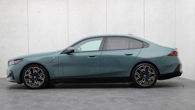 BMW i5 eDrive40 M-Sport Pro | Harman/Kardon | Stoelventilatie | Head-up | Carbon