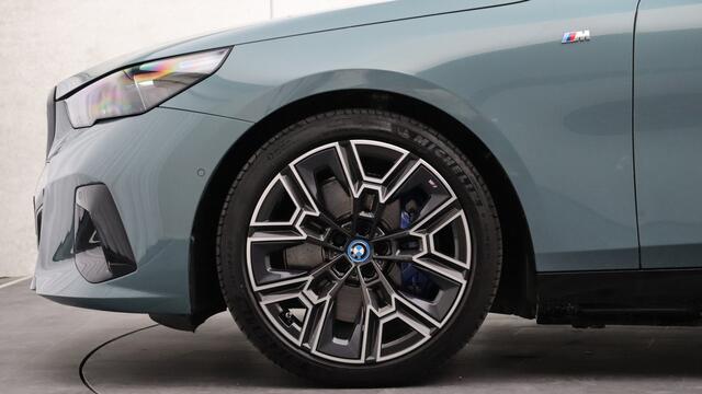 BMW i5 eDrive40 M-Sport Pro | Harman/Kardon | Stoelventilatie | Head-up | Carbon