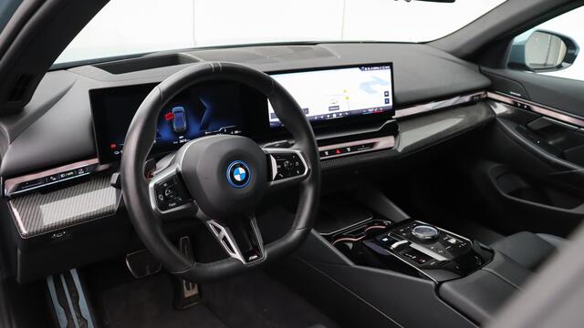 BMW i5 eDrive40 M-Sport Pro | Harman/Kardon | Stoelventilatie | Head-up | Carbon