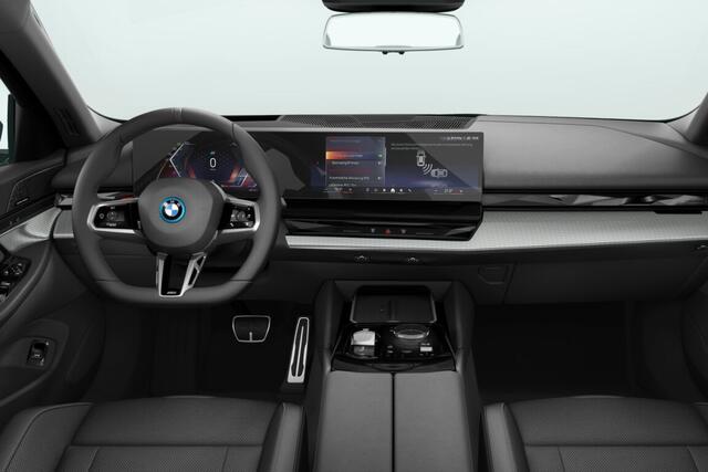 BMW i5 Sedan xDrive40 84 kWh | M Sportpakket Pro | Innovation Pack | Travel Pack | Comfort Pack