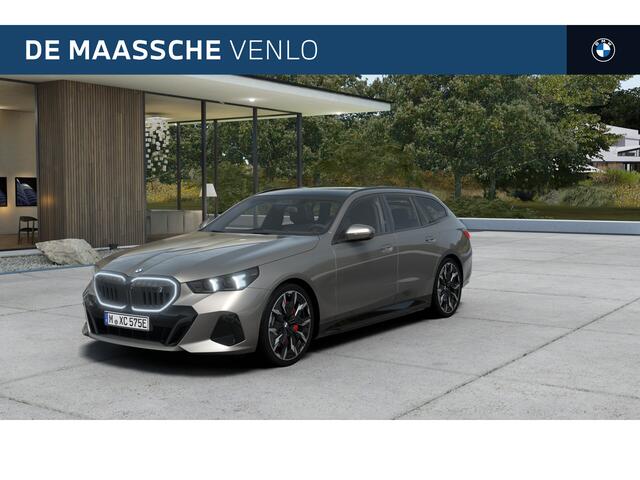 BMW i5 Touring eDrive40 M Sport / Panoramadak / Trekhaak / Bowers & Wilkins / Parking Assistant Plus / Adaptieve LED / Stoelventilatie / Comfort Access