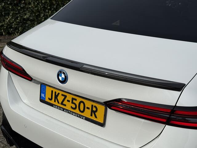 BMW i5 eDrive40 | M-Sport Pro | 21'' | M Performance carbon ext. | Harman/Kardon | Driv. Plus | Driv. Ass. | Getint glas | Adapt. LED | Stuur + stoelverw.