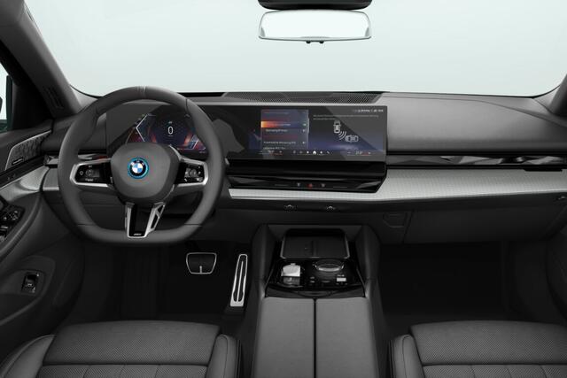 BMW i5 Sedan eDrive40 M Sport Edition 84 kWh | M Sportpakket Pro | Innovation Pack | Travel Pack | Comfort Pack
