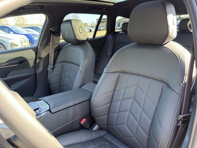 BMW i5 Touring eDrive40 | M-Sport Pro | 21'' | Panorama. | Comfortstoel. + vent. | B&W | Trekhaak | Park. Plus | Head-Up | Driv. Plus | Stuur + stoelverw.