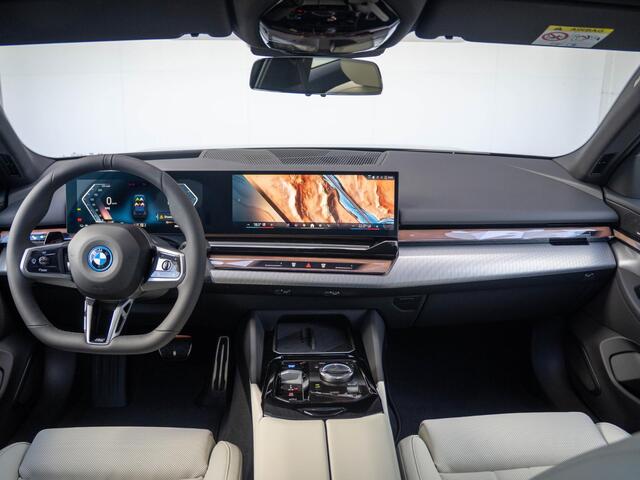 BMW i5 Sedan eDrive40 | M Sportpakket Pro | Innovation Pack | Trekhaak
