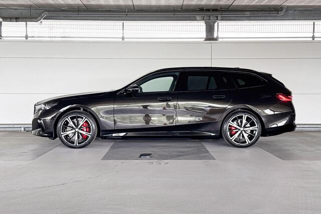 BMW i5 Touring xDrive40 84 kWh | M Sportpakket Pro | Innovation Pack | Travel Pack | Comfort Pack | Huisselectie
