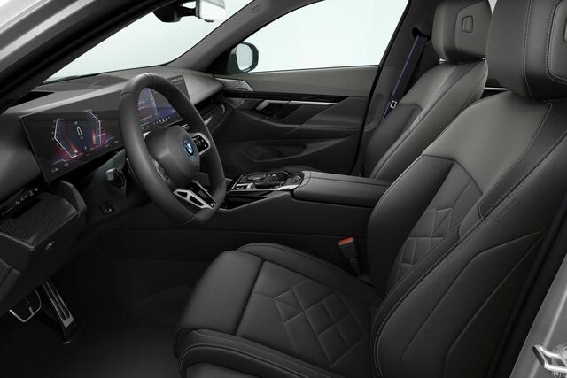 BMW i5 Sedan eDrive40 84 kWh | M-Sport Pro | Bowers & Wilkins | Trekhaak | Panoramadak | Driving Assistant Plus