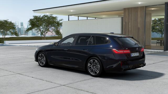 BMW i5 Touring eDrive40 M Sport / Panoramadak / Achteruitrijcamera / Adaptieve LED / Comfort Access / Stoelventilatie / Stuurverwarming