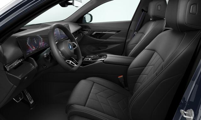 BMW i5 Touring eDrive40 | M-Sport Pro | 21'' | Panorama. | Comfortstoel. + vent. | Park. + Driv. Plus | Head-Up | Trekhaak | Comf. Acc. | Stuur + stoelverw. voor/achter | AC snelladen (22kW) | Harman/Kardon