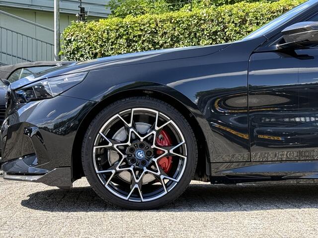 BMW i5 eDrive40 | M-Sport Pro | M-Perf. Parts | 21" | Stoel + Stuurverw. | Adapt. Led | Driving Ass. Plus | Camera