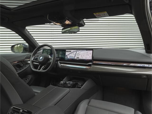 BMW i5 eDrive40 M-Sport Pro - Pano - Driving + Parking Ass Prof - Bowers & Wilkins - Stoelventilatie