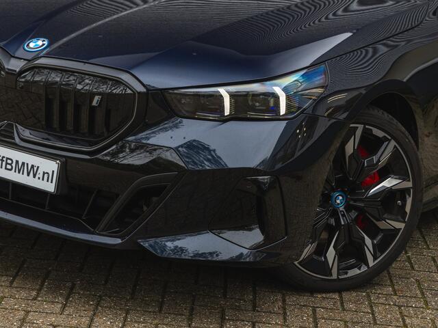 BMW i5 eDrive40 M-Sport Pro - Pano - Driving + Parking Ass Prof - Bowers & Wilkins - Stoelventilatie
