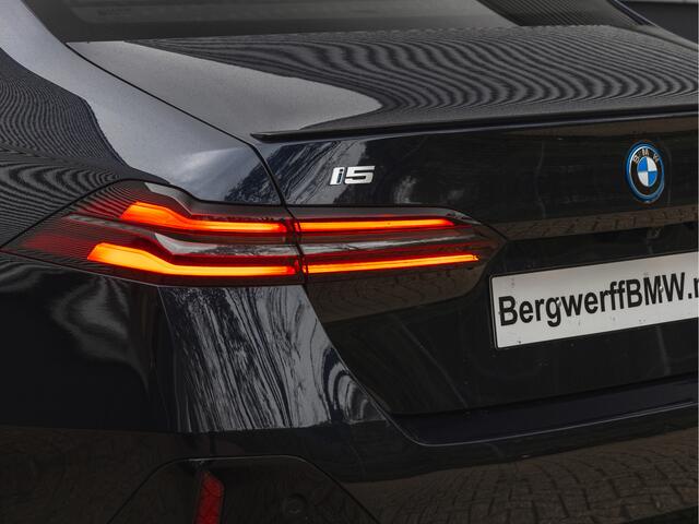 BMW i5 eDrive40 M-Sport Pro - Pano - Driving + Parking Ass Prof - Bowers & Wilkins - Stoelventilatie