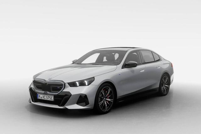 BMW i5 Sedan M60 xDrive M Sport Pro / Innovation Pack / Travel Pack / Comfort Pack / Glazendak / 20 inch