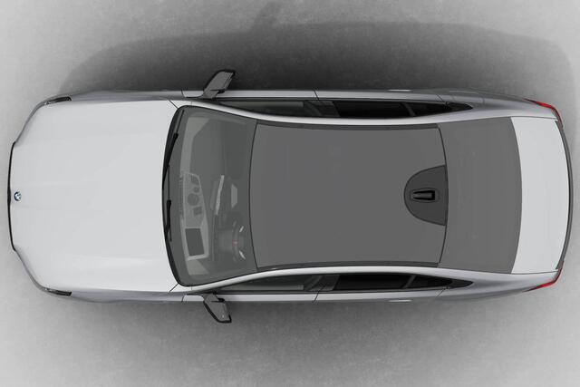 BMW i5 Sedan M60 xDrive M Sport Pro / Innovation Pack / Travel Pack / Comfort Pack / Glazendak / 20 inch