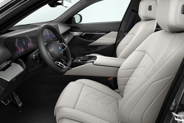 BMW i5 Sedan eDrive40 M Sport Edition 84 kWh | M Sportpakket Pro | Innovation Pack | Travel Pack | Comfort Pack