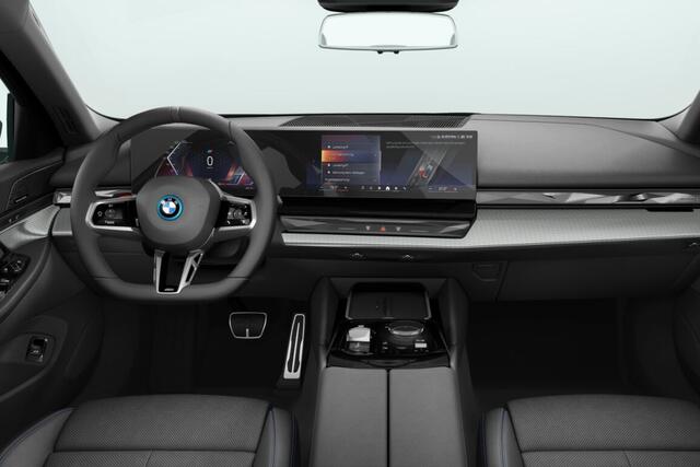BMW i5 Sedan eDrive40 M Sport Edition 84 kWh | M Sportpakket | Travel Pack