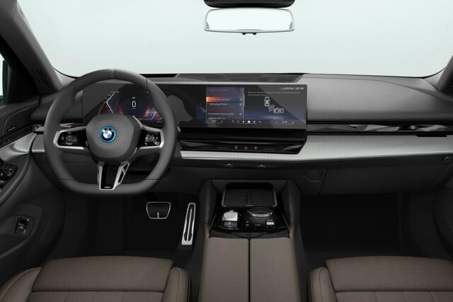 BMW i5 Sedan eDrive40 M Sport Edition 84 kWh | M Sportpakket Pro | Innovation Pack | Travel Pack | Comfort Pack