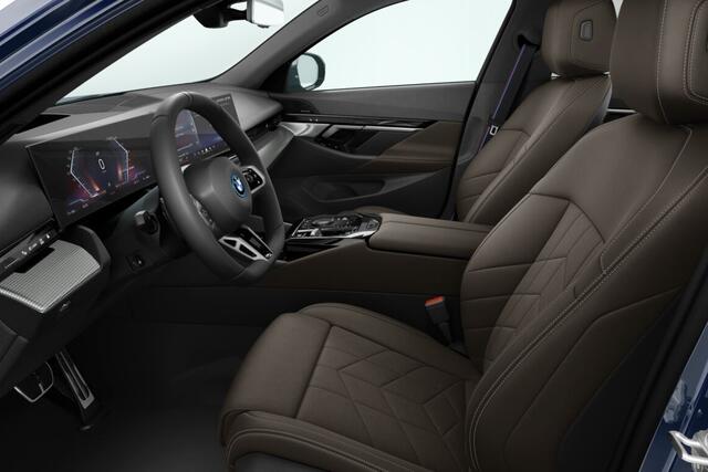 BMW i5 Sedan eDrive40 M Sport Edition 84 kWh | M Sportpakket Pro | Innovation Pack | Travel Pack | Comfort Pack