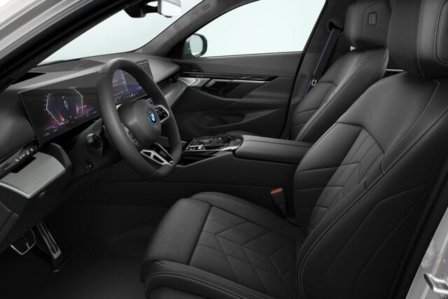 BMW i5 Sedan eDrive40 M Sport Pro Edition 84 kWh | M Sportpakket Pro | Innovation Pack | Travel Pack | Comfort Pack