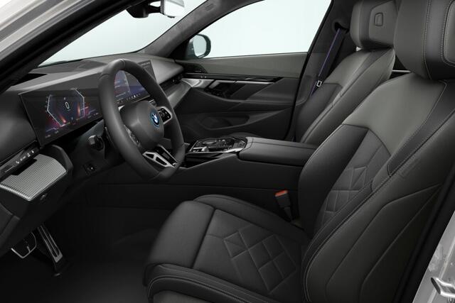 BMW i5 Sedan eDrive40 M Sport Pro Edition 84 kWh | M Sportpakket Pro | Innovation Pack | Travel Pack | Comfort Pack