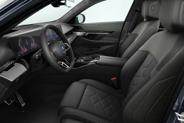 BMW i5 Sedan eDrive40 M Sport Pro Edition 84 kWh | M Sportpakket Pro | Innovation Pack | Travel Pack | Comfort Pack