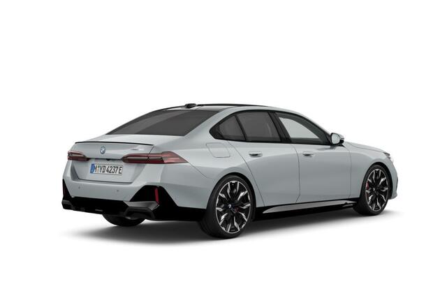 BMW i5 Sedan eDrive40 M Sport Pro Edition 84 kWh | M Sportpakket Pro | Innovation Pack | Travel Pack | Comfort Pack