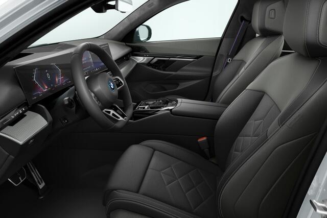 BMW i5 Sedan eDrive40 M Sport Pro Edition 84 kWh | M Sportpakket Pro | Innovation Pack | Travel Pack | Comfort Pack