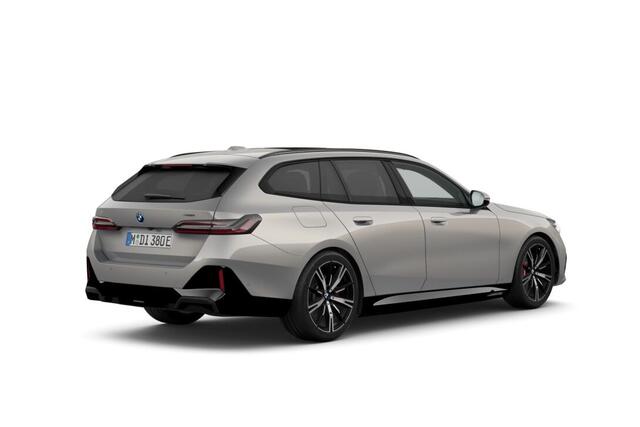 BMW i5 Touring eDrive40 M Sport Pro Edition 84 kWh | M Sportpakket Pro | Innovation Pack | Travel Pack | Comfort Pack