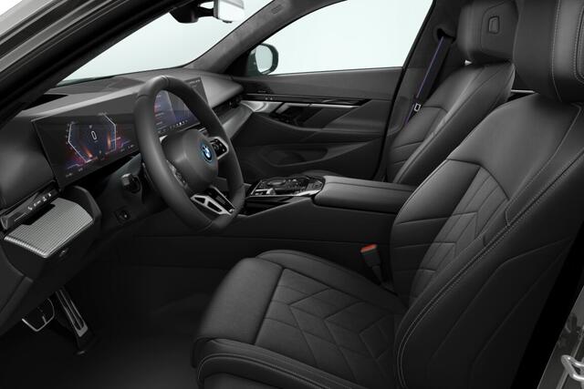 BMW i5 Touring eDrive40 M Sport Pro Edition 84 kWh | M Sportpakket Pro | Innovation Pack | Travel Pack | Comfort Pack