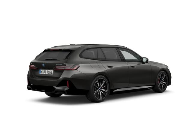 BMW i5 Touring eDrive40 M Sport Pro Edition 84 kWh | M Sportpakket Pro | Innovation Pack | Travel Pack | Comfort Pack